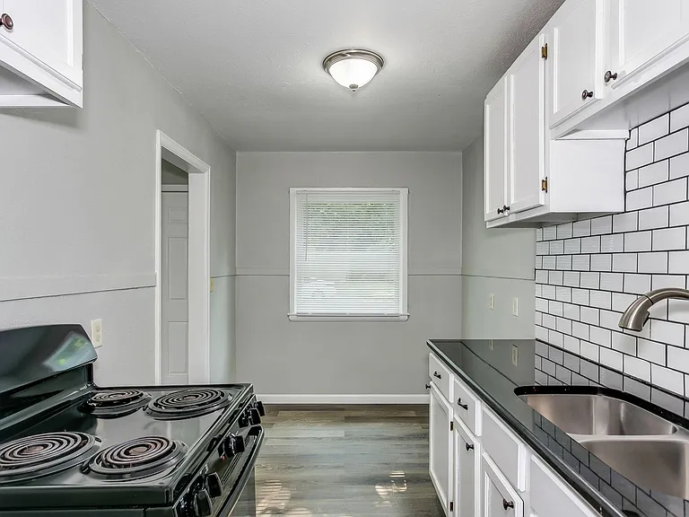 847 S Pershing St — Photo 3