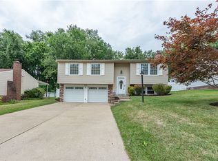 1933 Strawbridge Dr, South Park, PA
