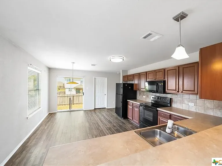 313 Wimberley St — Photo 19