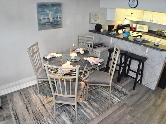 4th image of 6905 Thomas Dr Unit 711