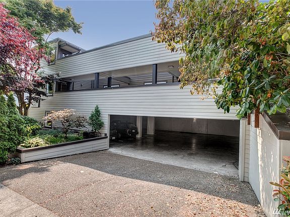 3rd image of 2219 14th Ave W APT 103