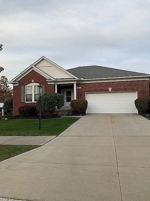 1st image of 281 Lexington Cir