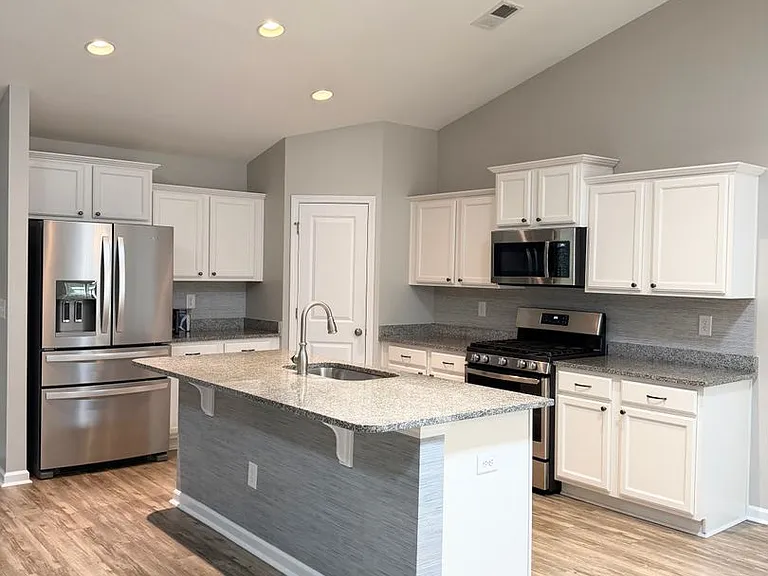 3713 Park Pointe Ave — Photo 24