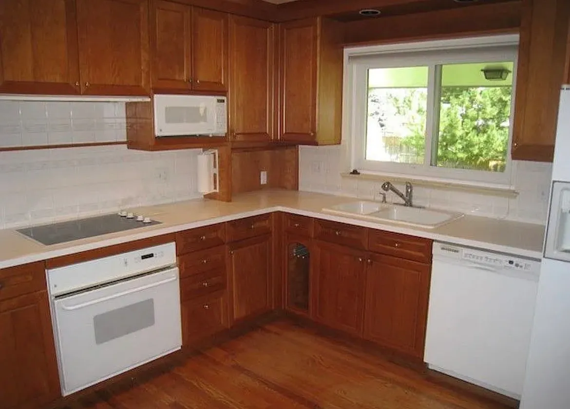 3 bed, 3.0 bath, 3230 sqft, $2,750 — Photo 3