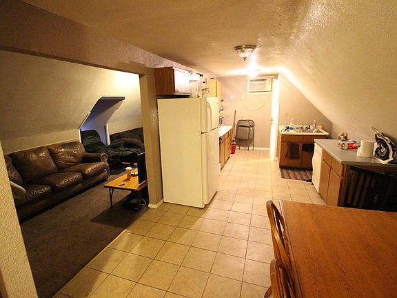 3rd image of 328 W Sanborn St APT 4
