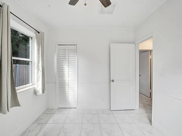 1836 SW 9th Ave — Photo 46