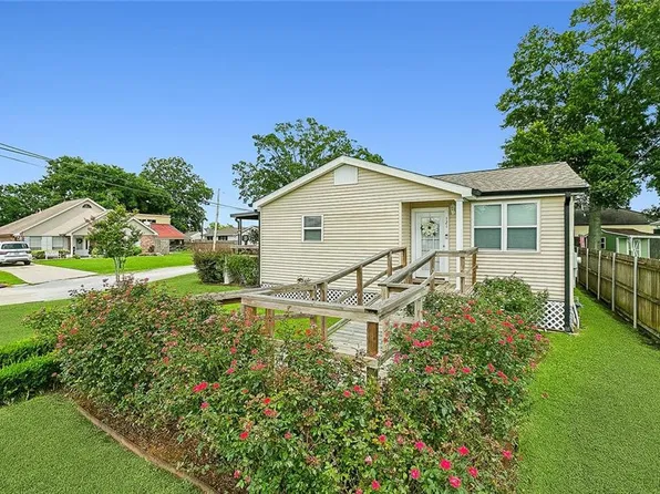 121 Kenneth Dr, Belle Chasse, LA 70037