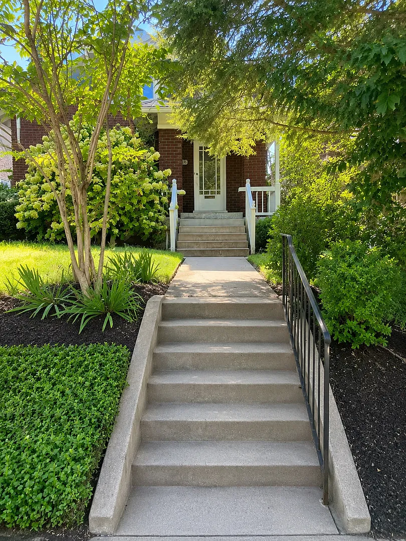 Charming Home Near UofL & Bardstown Road — Photo 1