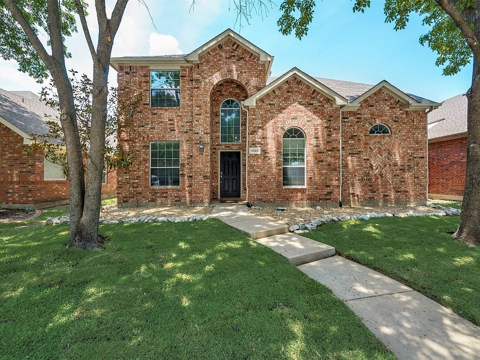 1st image of 1707 Broadmoor Dr
