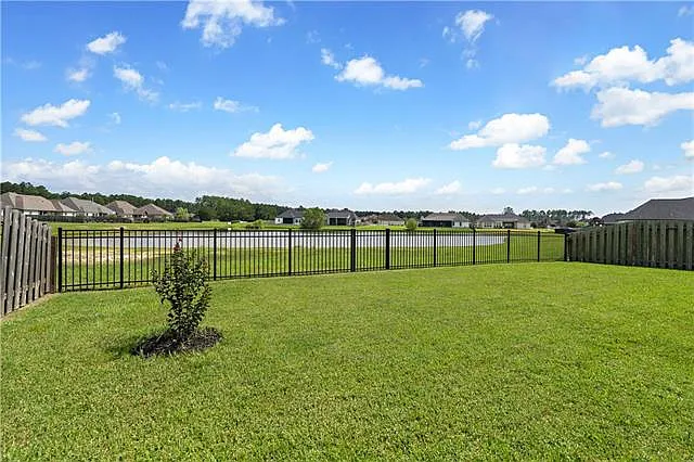 4 bed, 2.5 bath, 3106 sqft, $3,500 — Photo 2