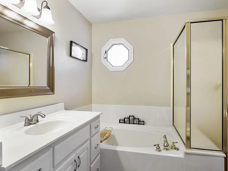 8816 Knollwood Dr — Photo 12