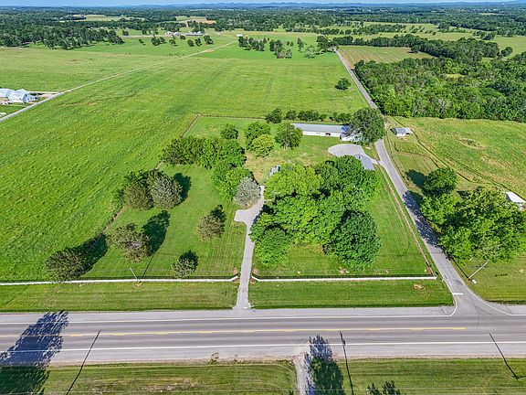 3rd image of 3768 Highway 41a N