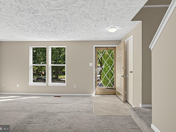3rd image of 8486 Kirby St