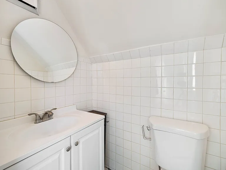 1118 Garnett Pl #2 — Photo 6