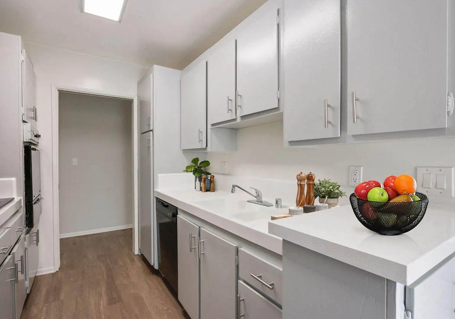 Rose Apartments — Photo 2