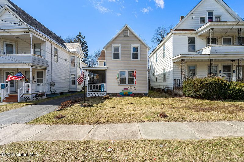 3rd image of 440 Fourth Street