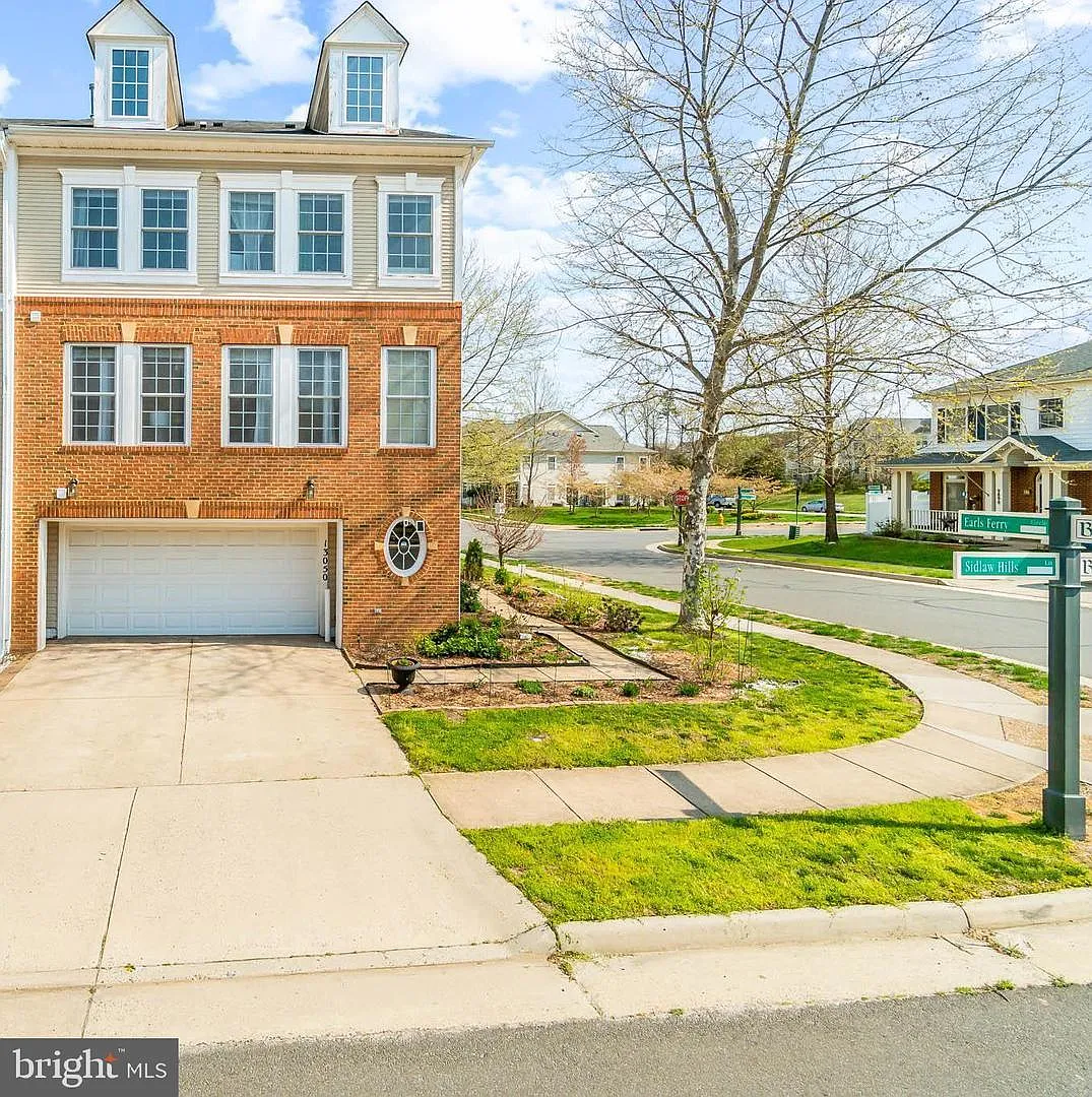 4 bed, 1760 sqft, $3,500 — Photo 1