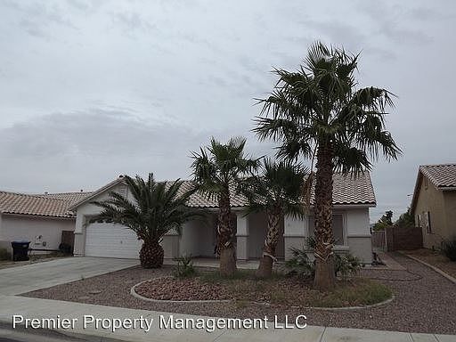 3rd image of 312 Desert Knolls St