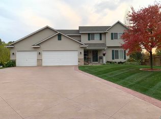 12320 Windsor Ct, Burnsville, MN 55337