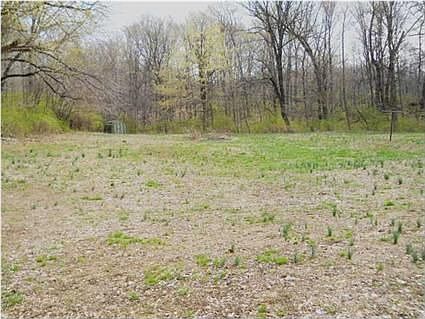3rd image of 594 S Country Ln