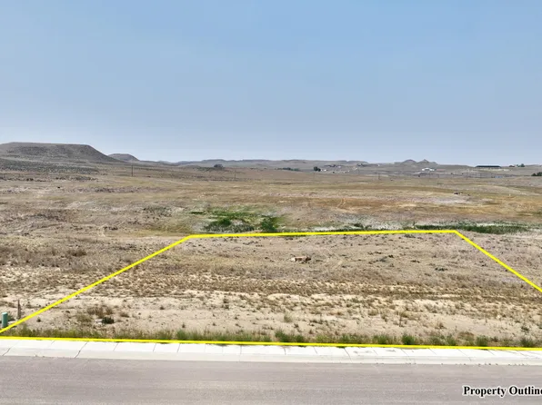 506 Mountain Shadow Dr, Gillette, WY 82718
