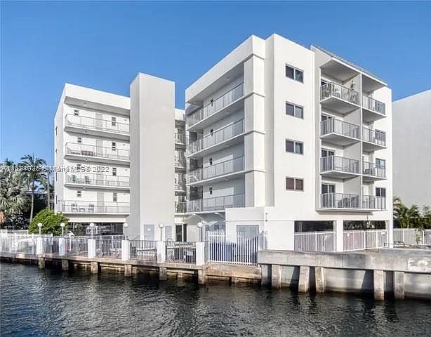 1674 Bay Rd APT 405, Miami Beach, FL 33139 | Zillow