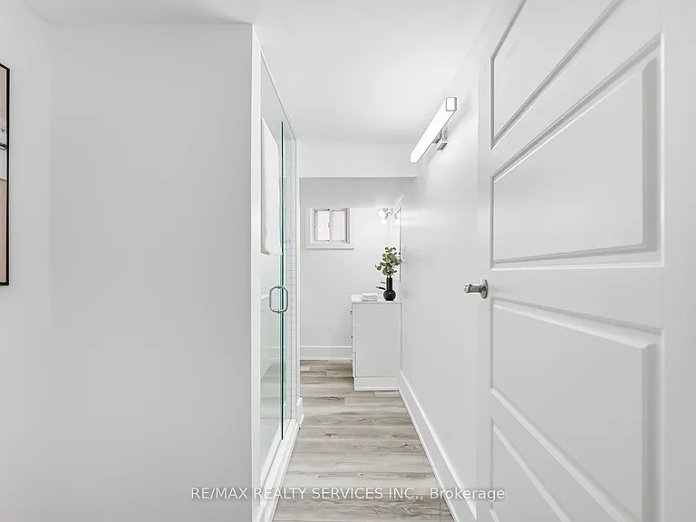 6 Bonnyview Dr #LOWER — Photo 19