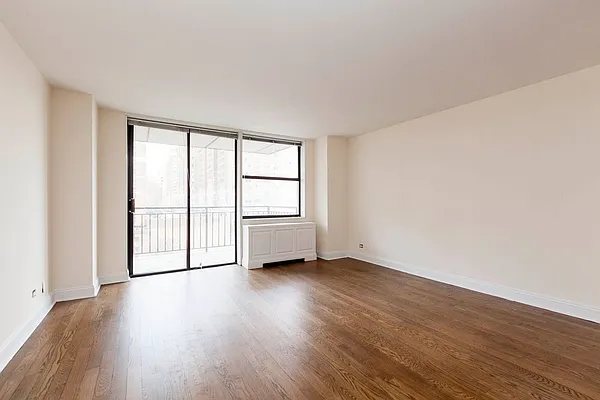 Rented by Mirador Real Estate | media 31