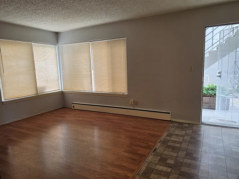 6033 California Ave SW #1 — Photo 4