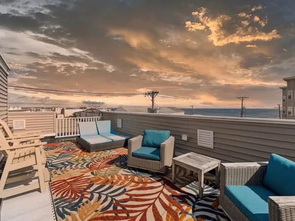 18 Ocean St #1, Salisbury, MA 01952