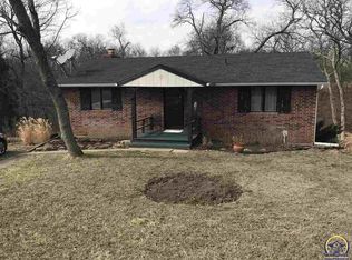 9526 E Quail Run Rd, Ozawkie, KS 66070