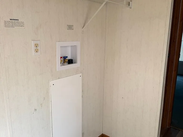 2414 E Main St — Photo 5
