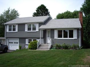 23 7th Ave, Branford, CT 06405