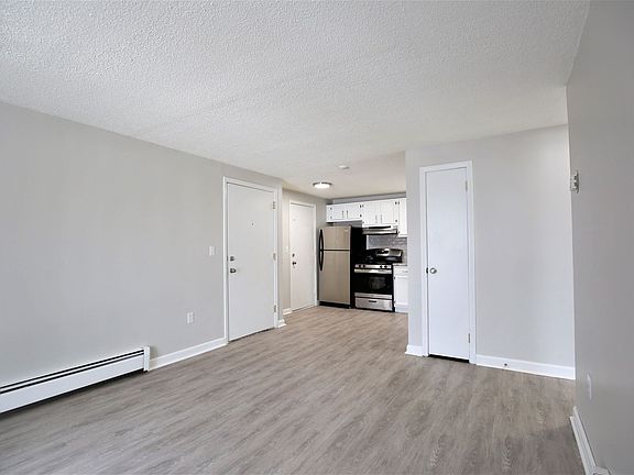 4th image of 151 Wood St #17