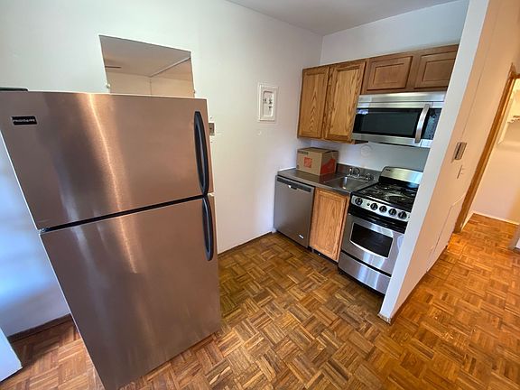 4th image of 240-242 W 8th Ave #242-T