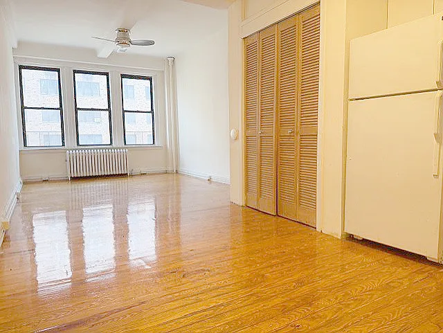 Building Photo - 42 W 72nd St #10A