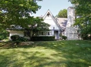 6435 Wenonga Rd, Mission Hills, KS 66208