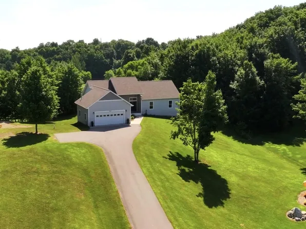 4609 Westbrook Dr, Traverse City, MI 49685