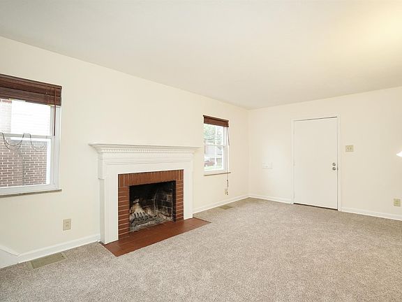 4th image of 3799 Thornton Dr