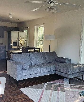 4th image of 509 W Atlantic St #511