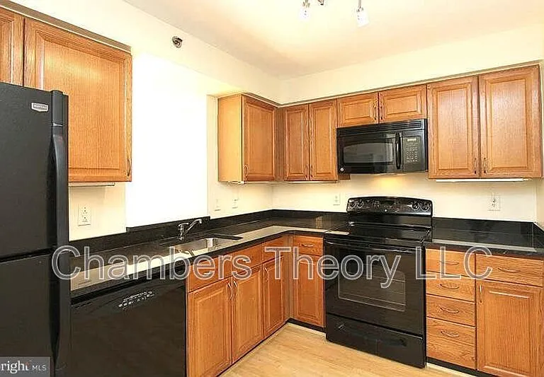 505 E Braddock Rd #407 — Photo 4
