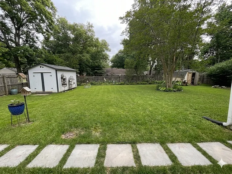 2525 Rosehaven St — Photo 13