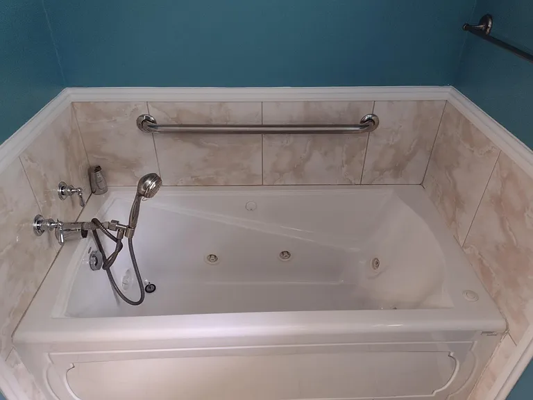 1620 Landry Dr — Photo 8
