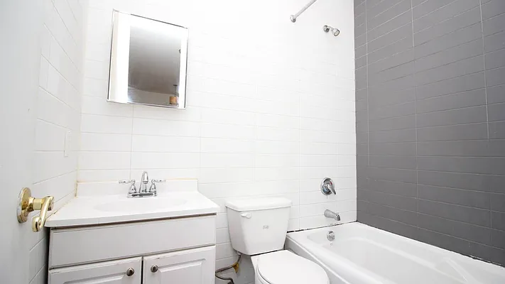 Rented by Space Link Realty | media 6