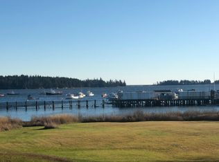 67 Lighthouse Rd, Owls Head, ME 04854