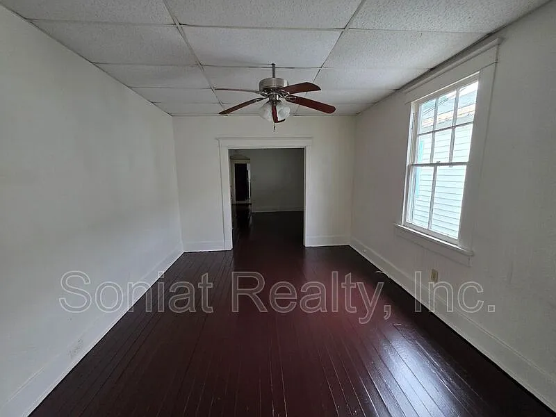 2 bed, 1.0 bath, 780 sqft, $970 — Photo 2