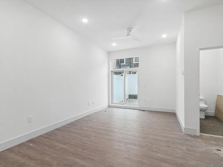 1221 E Fletcher St #108A — Photo 11