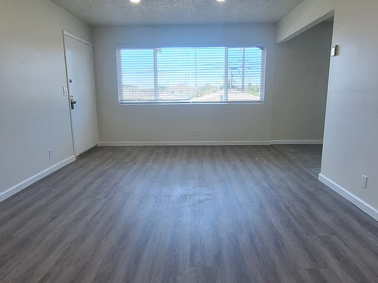 13322 Cordary Ave #B — Photo 4
