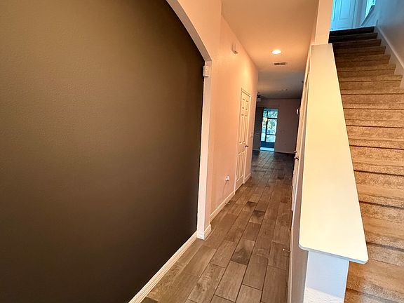 4th image of 189 Mitchell Creek Way