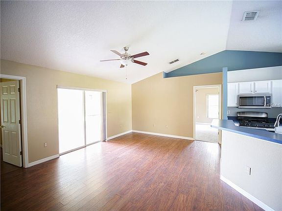 3rd image of 861 Park Valley Cir
